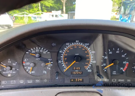 1996 Mercedes-Benz Sl 500 z USA, uszkodzony, nr VIN WDBFA67F8TF139703